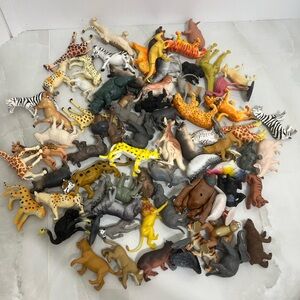Assorted Kids Wildlife Figurine Set - Multicolor